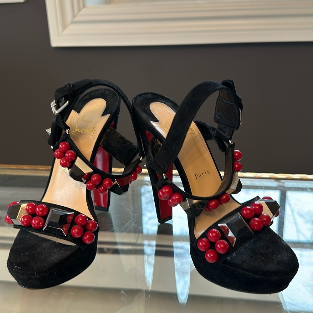 Christian Louboutin PYRA Bubble Black Suede Red Studs Heels Size 37.5